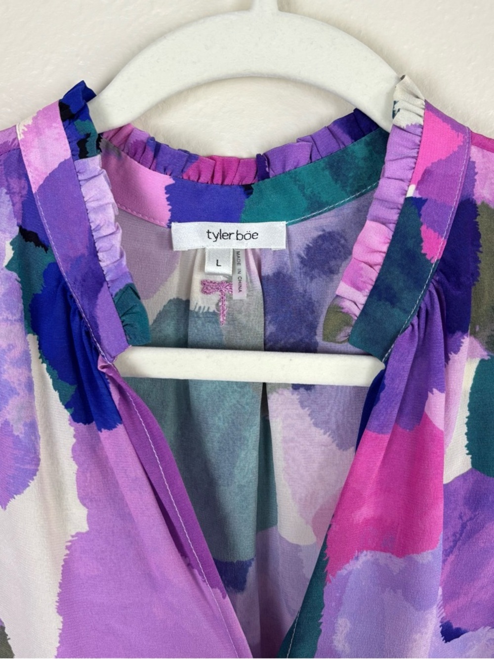 Tyler Boe Krista 100% Silk Watercolor Blouse Women’s Size Large 3/4 Sleeve - Picture 4 of 8